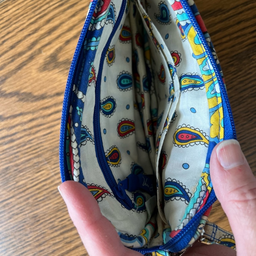 Vera Bradley wristlet - Picture 2 of 3